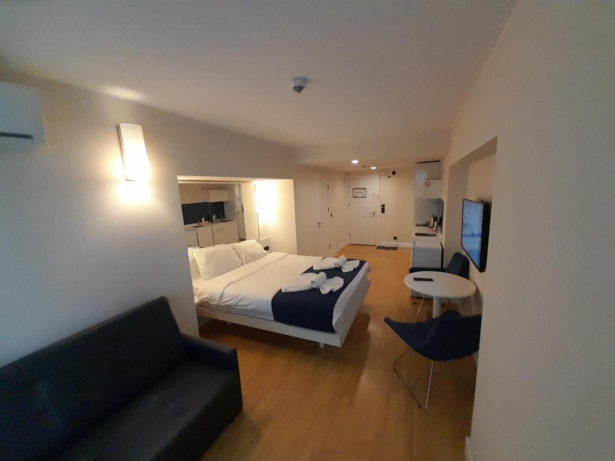 Smart Aparthotel Orbi City Batumi Quarto foto