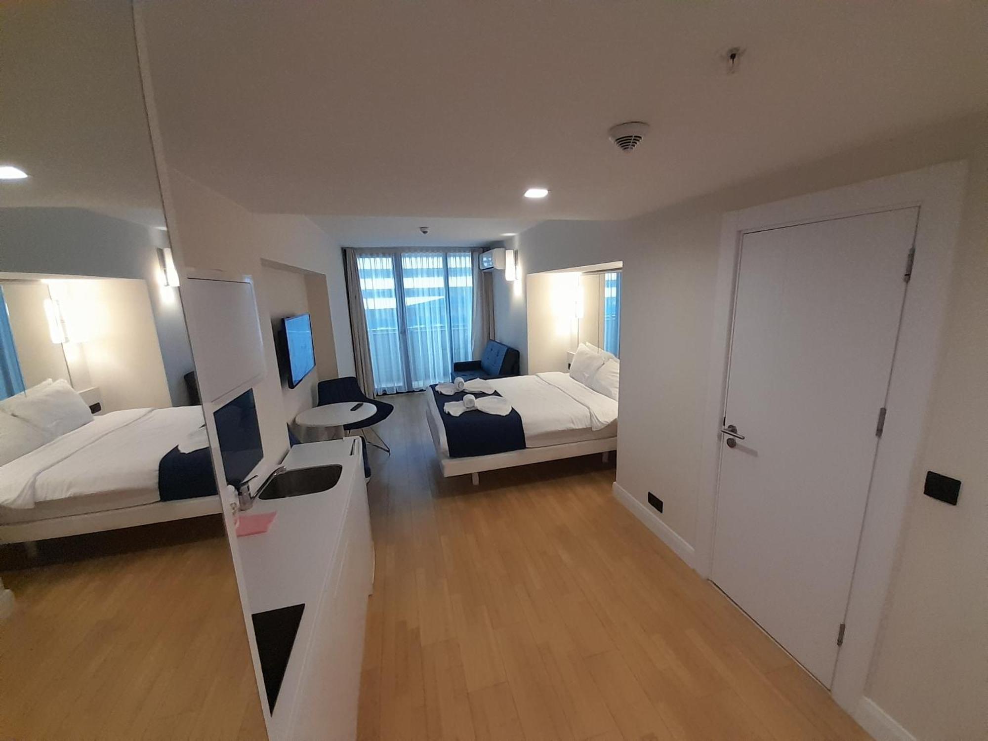 Smart Aparthotel Orbi City Batumi Quarto foto